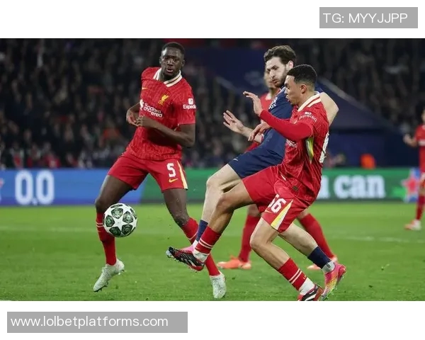 中超赛场惊现逆转大戏巴黎圣日耳曼险胜曼城引发争议判罚热议